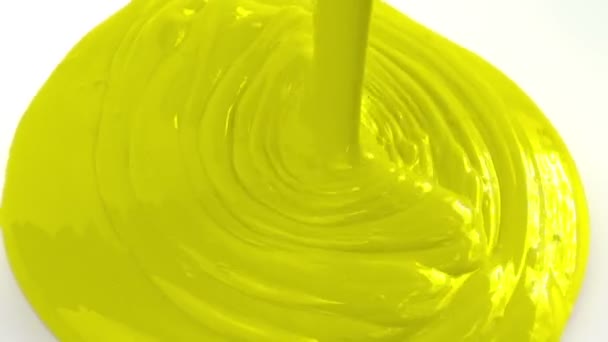 Žlutá Barva Lití Closeup — Stock video