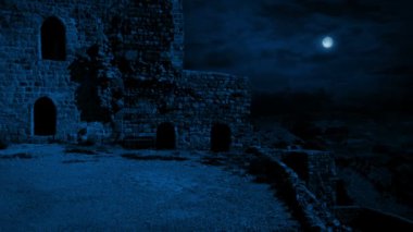 Antik Bina Courtyard geceleri