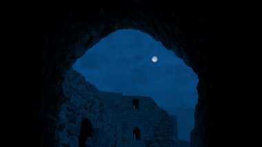 Ay antik yapının Arch ile