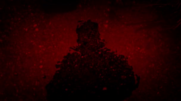 Людина Стоїть Над Водною Кров Червоний Абстрактний — стокове відео