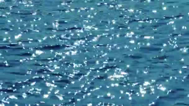 Parlak Mavi Göl Yüzeyi — Stok video