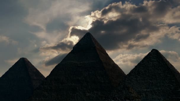 Slunce Objevuje Nad Starověkou Pyramidami — Stock video