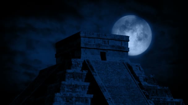 Vollmond Hinter Aztekischem Tempel — Stockvideo