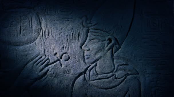 Zaklamp Verlicht Egyptische Carving Van Mens — Stockvideo
