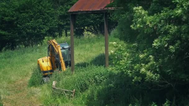 Farm Field Old Shed Digger — Stock Video