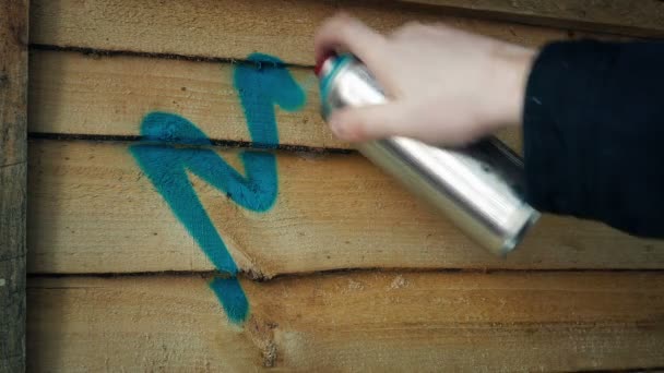 Graffiti Gespoten Houten Hek — Stockvideo