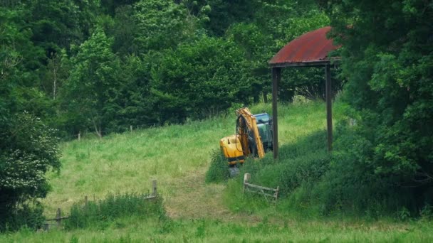 Фермерський Пейзаж Digger Старий Сараєм — стокове відео