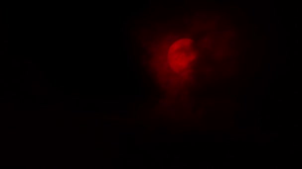 Nuages Sombres Déplaçant Sur Lune Rouge — Video