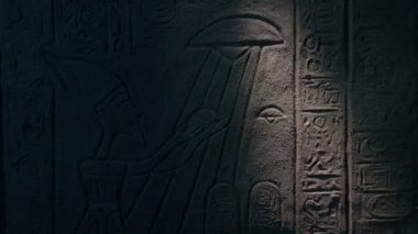 UFO Mısır duvar sanatı Torch Ile yaktı