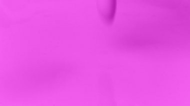 Pembe Yüzeye Dökülen Pembe Boya