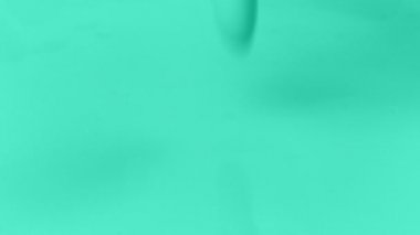 Siyan Yüzeyi Üzerine Dökülen Siyaan Boyası