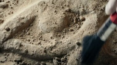 Gözden Kumu Temizleme Sembol Kaya Oymacılığı