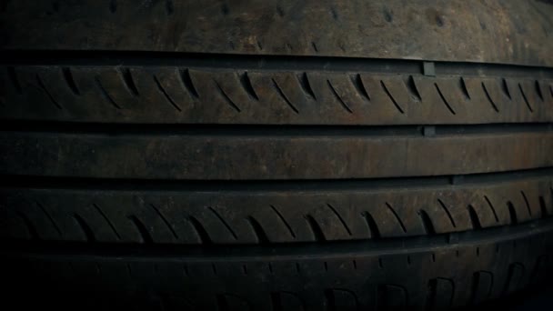 Viejo Coche Neumático Móvil Tiro — Vídeos de Stock