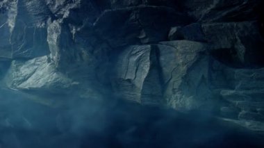 Suyun üzerinde sisli kale hendeği