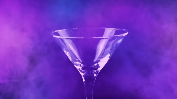 Cocktail Sendo Feito Luzes Festa Fumegantes — Vídeo de Stock