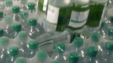 Bir paket şişe su almak ya da istiflemek