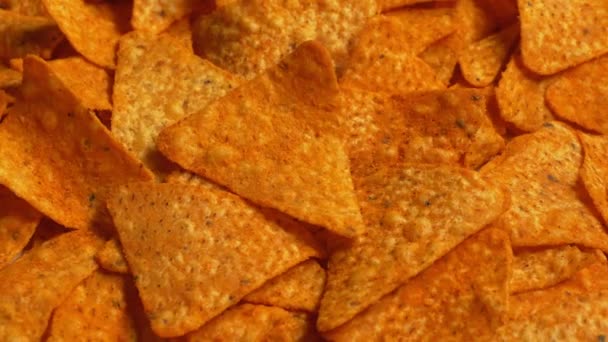 Crunchy Tortilla Chips Roterande Skott — Stockvideo