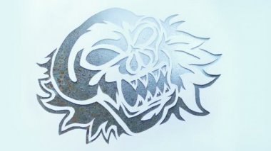 Alevli Kafatası Graffiti Metal üzerine Spreydi