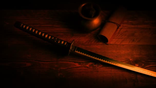 Samurajský Meč Zvedl Položil Světle Ohně — Stock video