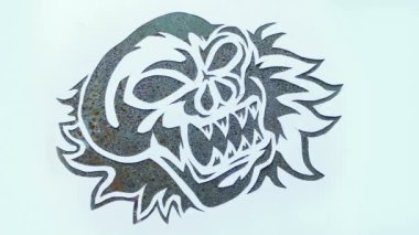 Alevli Kafatası Graffiti Metal üzerine Spreydi