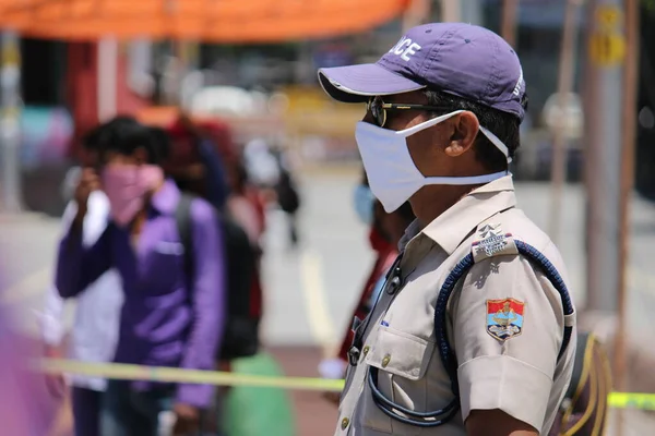 Dehradun Uttarakhand Índia Agosto 2020 Polícia Trabalho Pessoas Usando Máscara — Fotografia de Stock