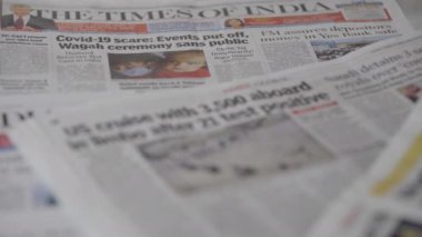 Dehradun, Uttarakhand / Hindistan - 11 Mart 2020: Coronavirus COVID-19 Hindistan Gazetesi Haber Başlığı