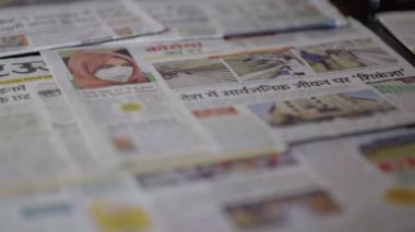 Dehradun, Uttarakhand / Hindistan - 14 Mart 2020: Coronavirus COVID-19 Hint Gazetesi Manşeti