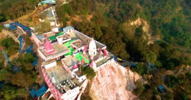 Uttarakhand, Hindistan, Haridwar 'ın kutsal şehrinin havadan görünüşü. Mansa Devi Tapınağı, Haridwar kutsal kasabası ve Ganga Nehri..