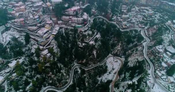 Pittoresca Città Mussoorie Sue Zone Limitrofe Ricoperte Spessi Lembi Neve — Video Stock