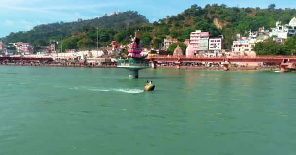 Вид Священного Города Харидвар Уттаракханд Индия Голубое Небо Горная Река — стоковое видео