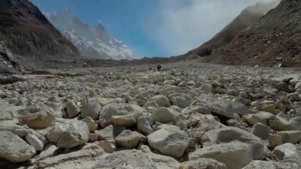 Vista Gangotri Gaumukh Trek Mostrando Excursionistas Trek Lleva Gomukh Boca — Vídeos de Stock