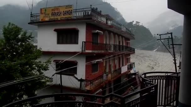 FLOOD Building falls in river Ganges India . — Stock video