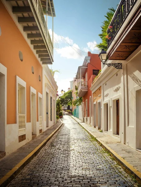 Architecture de style colonial en Aguadilla, Puerto Rico — Photo