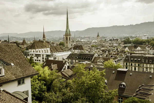 ซิตี้สเคปของซูริค สวิตเซอร์แลนด์ — ภาพถ่ายสต็อก