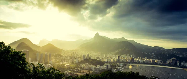 ブラジル リオデジャネイロ市のスカイラインパノラマ — ストック写真