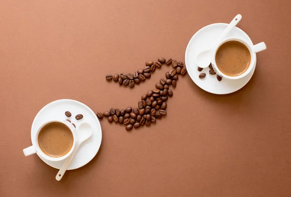 Weiße Kaffeetassen Auf Braunem Hintergrund Mit Kopierraum Schwarzer Espresso Kleinen — Stockfoto