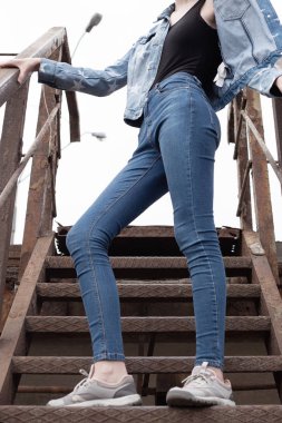 Yüzü olmayan güzel bir yakın çekim model fotoğrafı