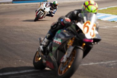 Çevre yolu güçlü spor bisiklet yarışı