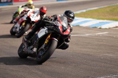 Çevre yolu güçlü spor bisiklet yarışı