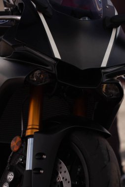 Çevre yolu güçlü spor bisiklet yarışı