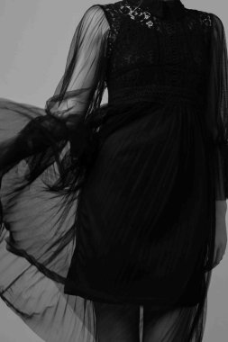 Moda ve şık stüdyo yakın çekim bir modelinde fotoğrafı