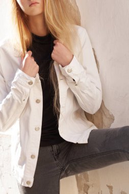 Bir kızın moda giysiler yakın çekim fotoğraf