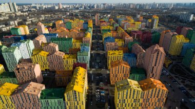 Büyük bir yükseklikten Kiev Ukrayna güzel renkli evler