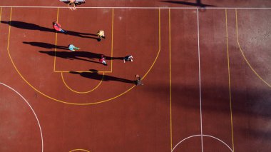 Güzel kuş gözü fotoğrafı. Drone üzerinde yapılmıştır. Yükseklikten arazi