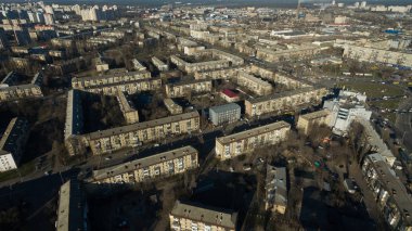 Güzel kuş gözü fotoğrafı. Drone üzerinde yapılmıştır. Yükseklikten arazi
