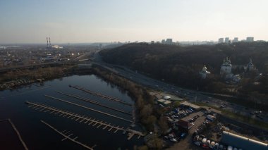 Büyük bir yükseklikten fotoğraf.