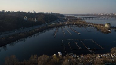 Büyük bir yükseklikten fotoğraf.