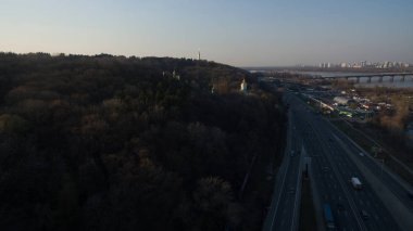 Büyük bir yükseklikten fotoğraf.