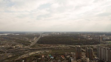 Büyük bir yükseklikten fotoğraf.