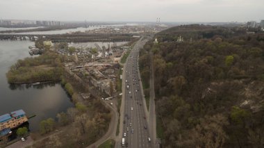 Büyük bir yükseklikten fotoğraf.